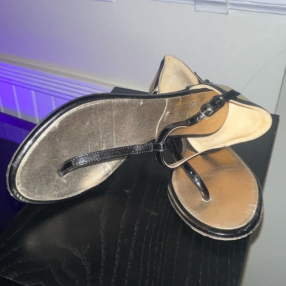 CHANEL flats /sandals - Picture 1 of 8